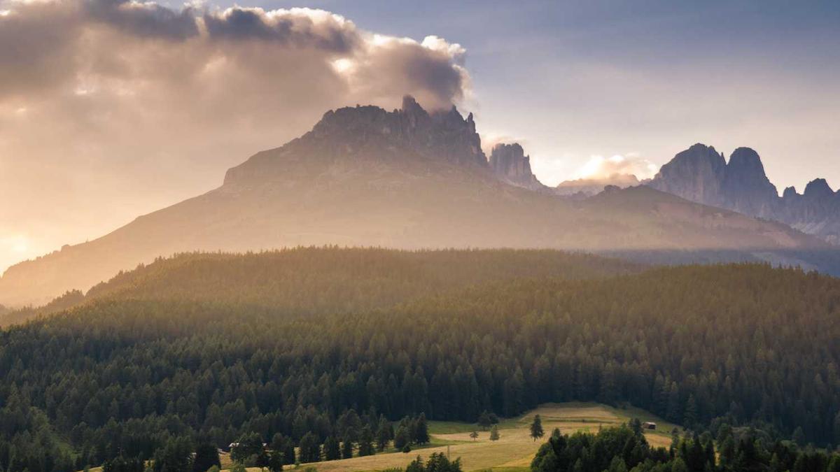 从鹤壁开车去信阳怎么走,有多少公里?