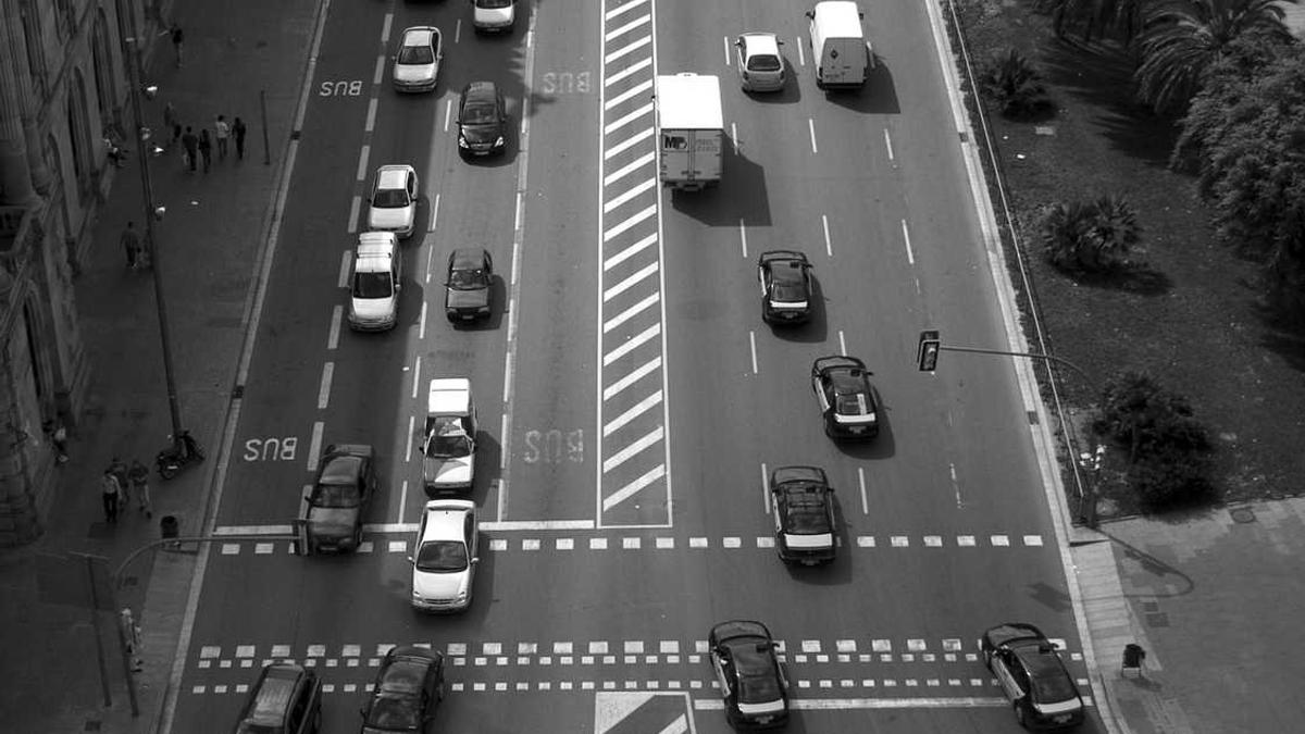 高校57岁“博导”翻车,被女学生举报不检点,聊天记录不忍直视